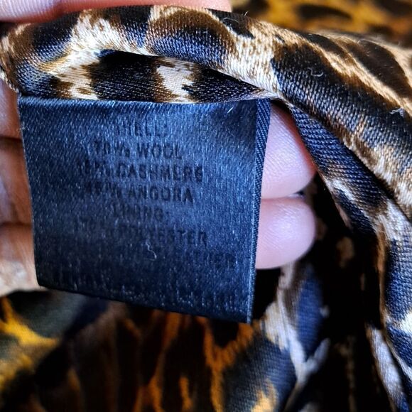 St John Coat  - Picture 11 of 17